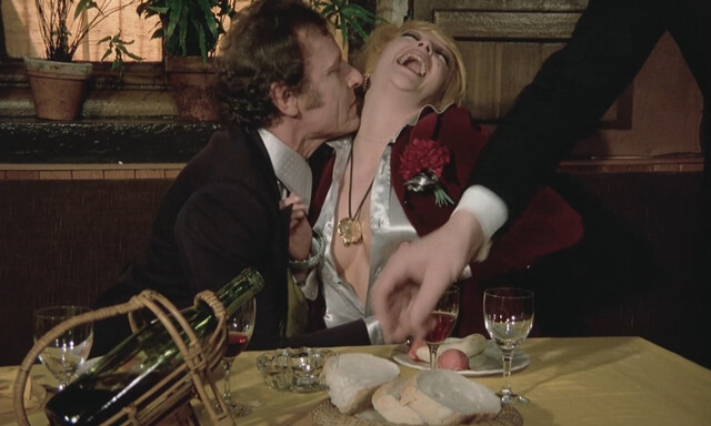 Sydne Rome nude, Karin Albin nude, Mylene Demongeot nude – Il faut vivre dangereusement (1975)