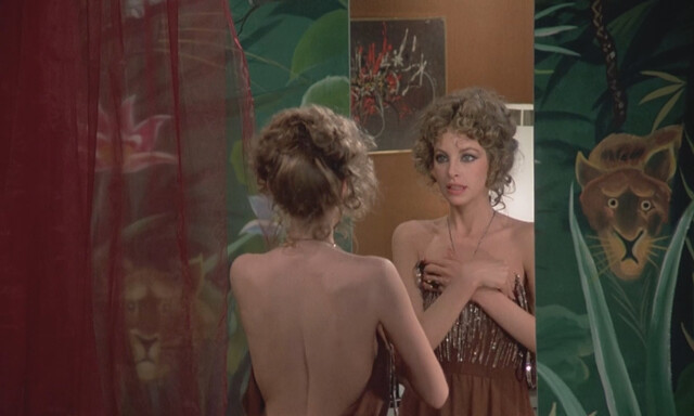 Sydne Rome nude, Karin Albin nude, Mylene Demongeot nude – Il faut vivre dangereusement (1975)