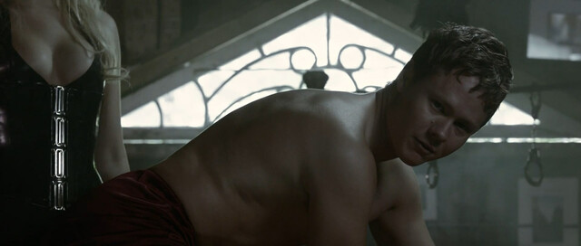 Valentina de Angelis nude, Renee Olstead sexy – The Midnight Game (2013)