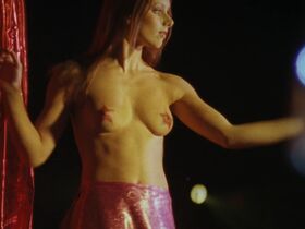 Oksana Akinshina sexy – Lilja 4-ever (2002)