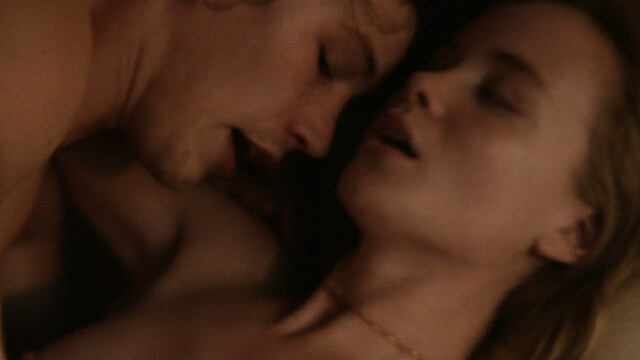 Matilda Kallstrom nude, Alma Jodorowsky nude – Threesome s01e01-08 (2021)