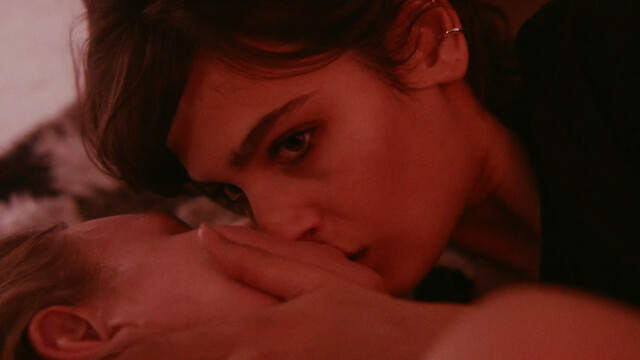 Matilda Kallstrom nude, Alma Jodorowsky nude – Threesome s01e01-08 (2021)