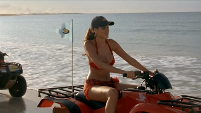 Aida Yespica nude, Michelle Hunziker sexy – Natale in crociera (2007)