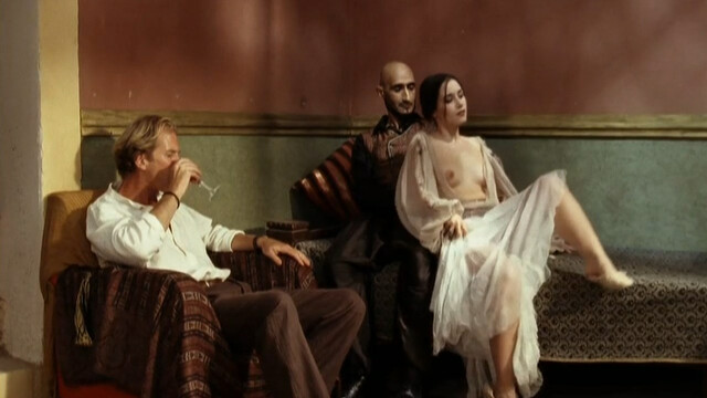 Arielle Dombasle nude, Marie Espinosa nude, Zineb Nijih nude, Dany Verissimo-Petit nude, etc.– Gradiva (C'est Gradiva qui vous appelle) (2006)