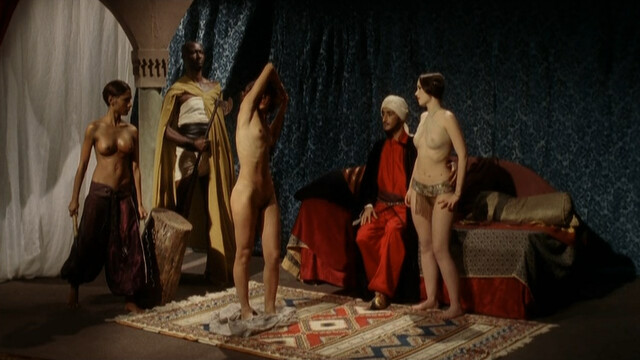 Arielle Dombasle nude, Marie Espinosa nude, Zineb Nijih nude, Dany Verissimo-Petit nude, etc.– Gradiva (C'est Gradiva qui vous appelle) (2006)