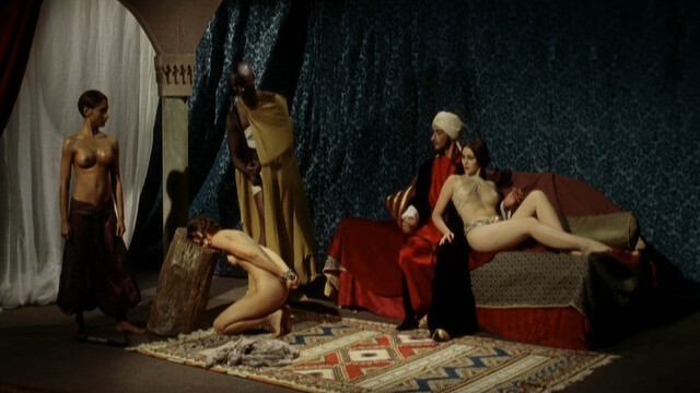 Arielle Dombasle nude, Marie Espinosa nude, Zineb Nijih nude, Dany Verissimo-Petit nude, etc.– Gradiva (C'est Gradiva qui vous appelle) (2006)