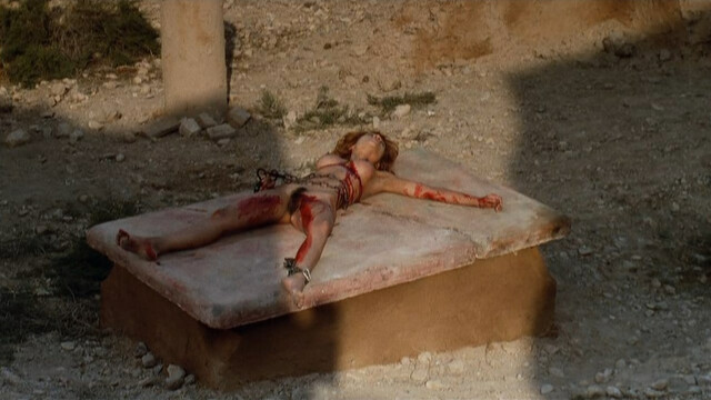 Arielle Dombasle nude, Marie Espinosa nude, Zineb Nijih nude, Dany Verissimo-Petit nude, etc.– Gradiva (C'est Gradiva qui vous appelle) (2006)