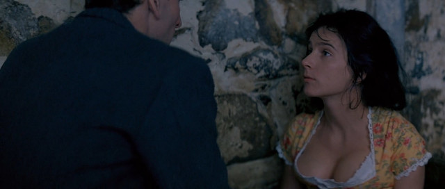 Kate Winslet nude, Rachel Griffiths nude – Jude (1996)