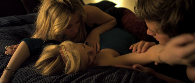 Sara Paxto sexy, Gillian Zinser sexy, Stephanie Simbari sexy, Jackie Jandrell sexy – Liars All (2013)