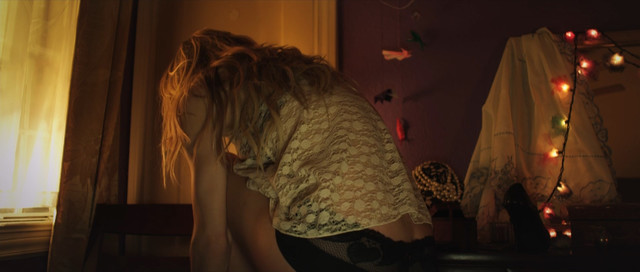 Sara Paxto sexy, Gillian Zinser sexy, Stephanie Simbari sexy, Jackie Jandrell sexy – Liars All (2013)