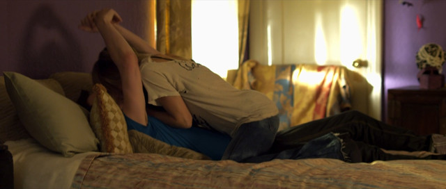 Sara Paxto sexy, Gillian Zinser sexy, Stephanie Simbari sexy, Jackie Jandrell sexy – Liars All (2013)