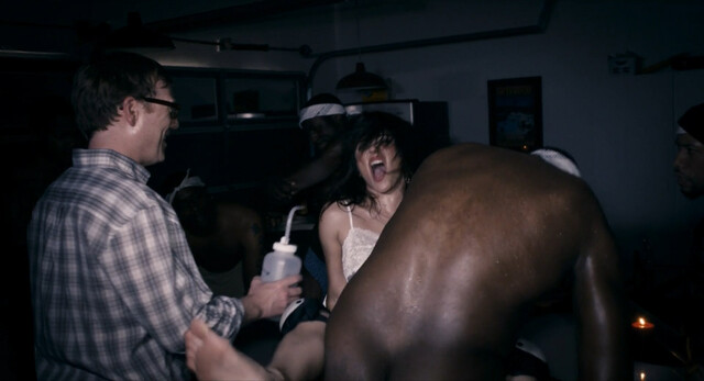 Alanna Ubach sexy, Essence Atkins sexy, Jamie Noel nude, Liana Mendoza nude, Marlene Forte sexy – A Haunted House (2013)