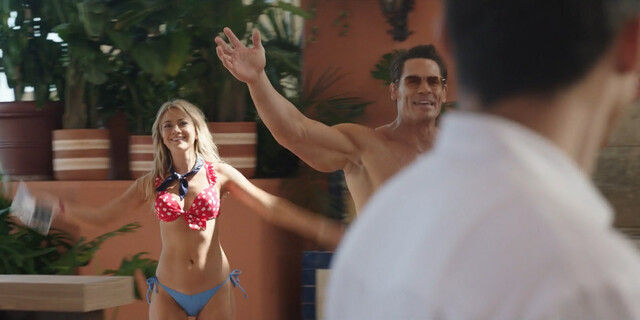 Meredith Hagner sexy, Yvonne Orji sexy – Vacation Friends (2021)