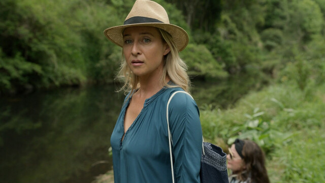 Asher Keddie sexy, Tiffany Boone sexy, Regina Hall sexy, Samara Weaving sexy – Nine Perfect Strangers s01e01-04 (2021)