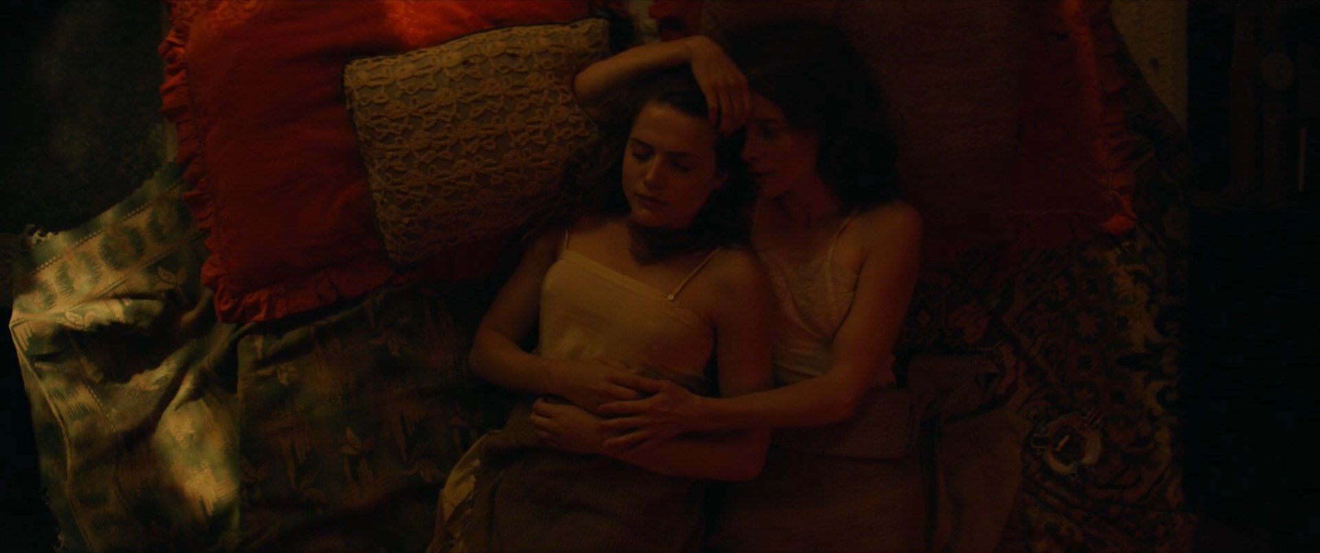 Mala Emde sexy, Anne Ratte-Polle sexy, Tuppence Middleton sexy – The Defeated (Shadowplay) s01e04 (2020)