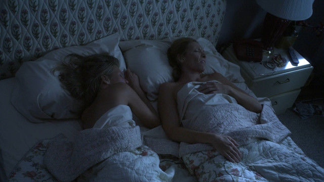 Toni Collette nude, Joey Lauren Adams sexy, Joey Rosemarie DeWitt sexy, Brie Larson sexy – United States of Tara s02e01-10 (2010)