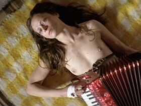Sonja Savic nude, Mojca Fatur sexy – Odgrobadogroba (2005)