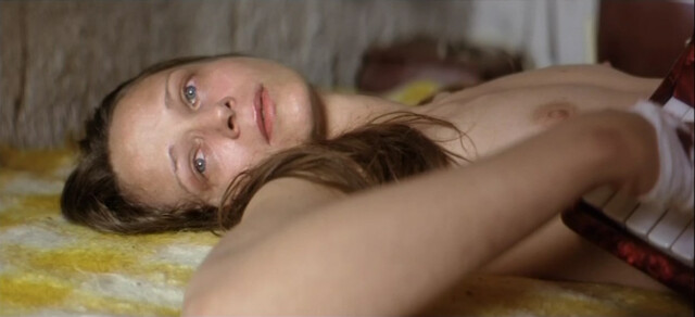 Sonja Savic nude, Mojca Fatur sexy – Odgrobadogroba (2005)