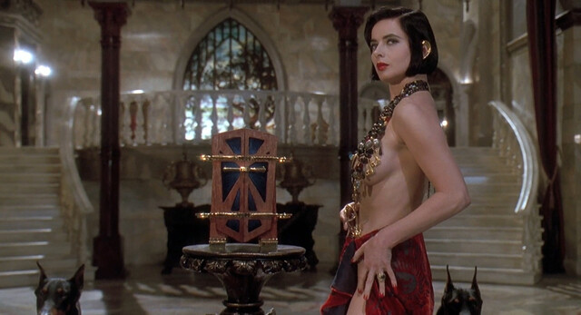 Isabella Rossellini sexy, Catherine Bell nude, Carrie Jean Yazel nude, Meryl Streep sexy, Goldie Hawn sexy – Death Becomes Her (1992)