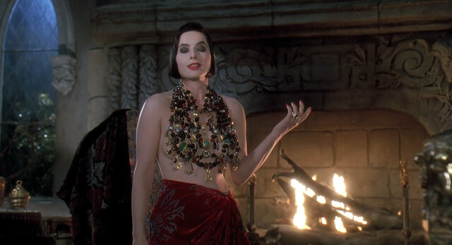 Isabella Rossellini sexy, Catherine Bell nude, Carrie Jean Yazel nude, Meryl Streep sexy, Goldie Hawn sexy – Death Becomes Her (1992)