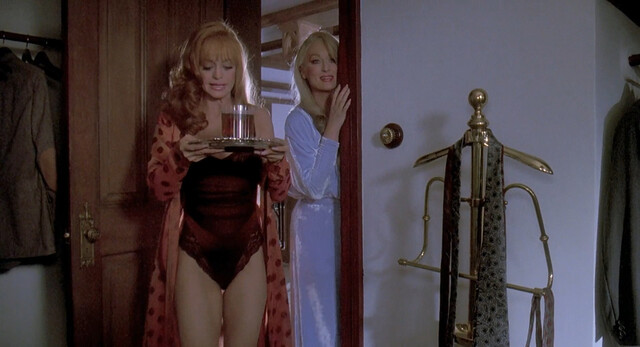 Isabella Rossellini sexy, Catherine Bell nude, Carrie Jean Yazel nude, Meryl Streep sexy, Goldie Hawn sexy – Death Becomes Her (1992)