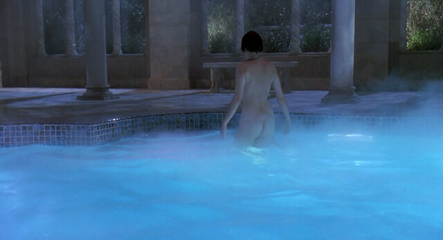 Isabella Rossellini sexy, Catherine Bell nude, Carrie Jean Yazel nude, Meryl Streep sexy, Goldie Hawn sexy – Death Becomes Her (1992)