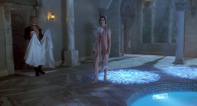 Isabella Rossellini sexy, Catherine Bell nude, Carrie Jean Yazel nude, Meryl Streep sexy, Goldie Hawn sexy – Death Becomes Her (1992)