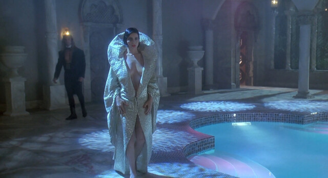Isabella Rossellini sexy, Catherine Bell nude, Carrie Jean Yazel nude, Meryl Streep sexy, Goldie Hawn sexy – Death Becomes Her (1992)