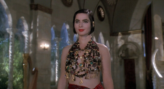 Isabella Rossellini sexy, Catherine Bell nude, Carrie Jean Yazel nude, Meryl Streep sexy, Goldie Hawn sexy – Death Becomes Her (1992)