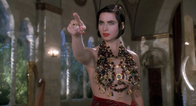 Isabella Rossellini sexy, Catherine Bell nude, Carrie Jean Yazel nude, Meryl Streep sexy, Goldie Hawn sexy – Death Becomes Her (1992)