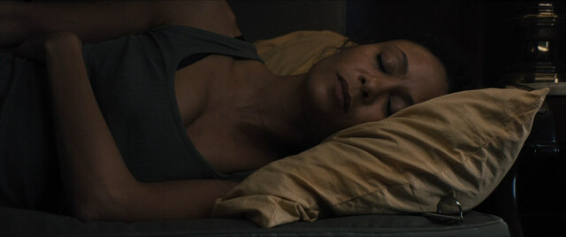 Rebecca Ferguson sexy, Thandiwe Newton sexy – Reminiscence (2021)