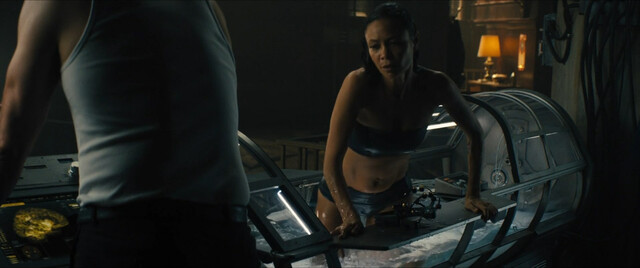 Rebecca Ferguson sexy, Thandiwe Newton sexy – Reminiscence (2021)