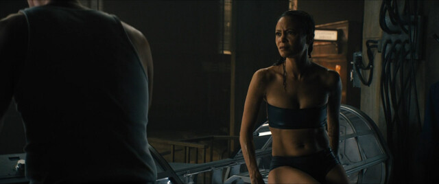 Rebecca Ferguson sexy, Thandiwe Newton sexy – Reminiscence (2021)
