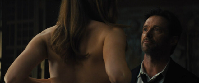 Rebecca Ferguson sexy, Thandiwe Newton sexy – Reminiscence (2021)