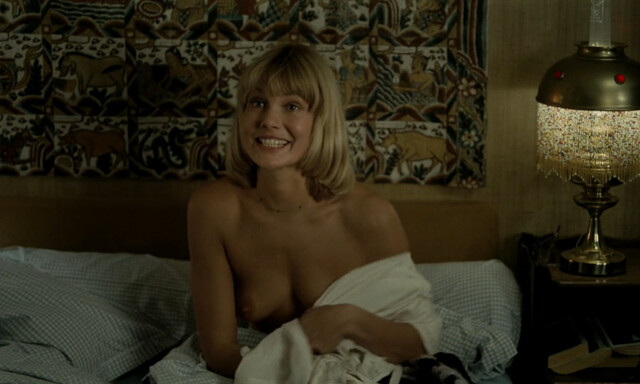 Sabine Glaser nude, Valerie Bonnier nude – L'homme qui aimait les femmes (1977)