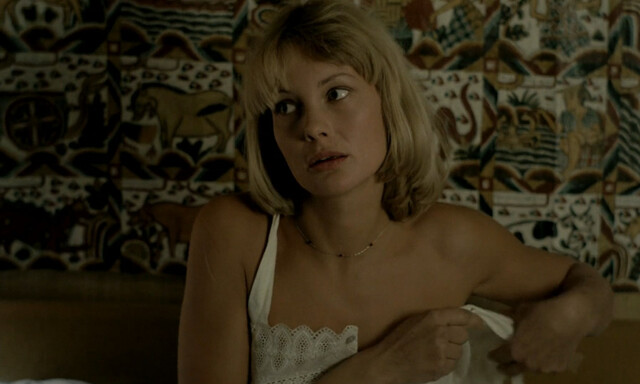 Sabine Glaser nude, Valerie Bonnier nude – L'homme qui aimait les femmes (1977)
