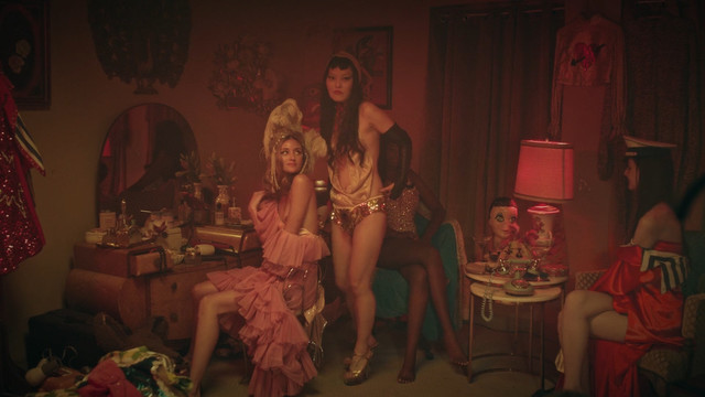 Bella Thorne sexy, Libby Mintz nude, Andreja Pejic sexy, Caroline D'Amore nude – Habit (2021)