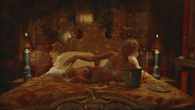 Bella Thorne sexy, Libby Mintz nude, Andreja Pejic sexy, Caroline D'Amore nude – Habit (2021)