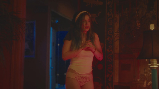 Bella Thorne sexy, Libby Mintz nude, Andreja Pejic sexy, Caroline D'Amore nude – Habit (2021)