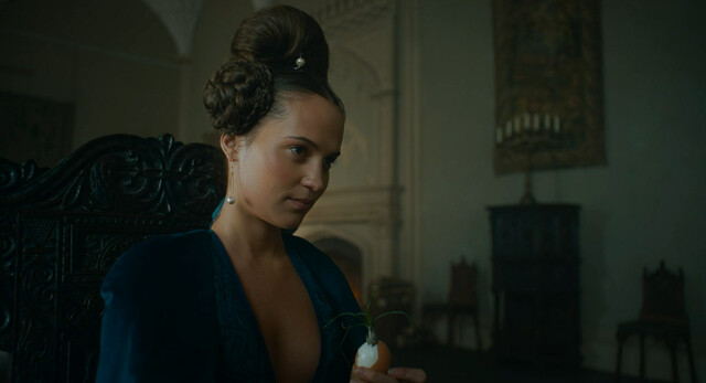Alicia Vikander sexy – The Green Knight (2021)