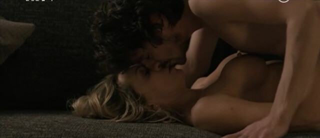 Nela Kocis nude, Mila Elegovic sexy – Zagreb Cappuccino (2014)