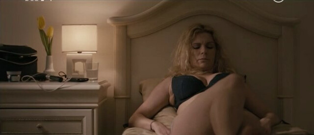 Nela Kocis nude, Mila Elegovic sexy – Zagreb Cappuccino (2014)