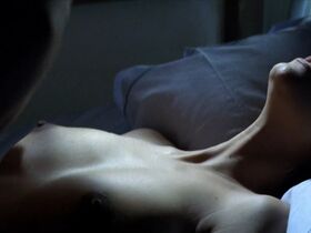 Mathilda May nude, Laura Mana nude – La teta y la luna (1994)