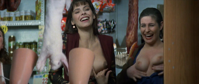 Mathilda May nude, Laura Mana nude – La teta y la luna (1994)