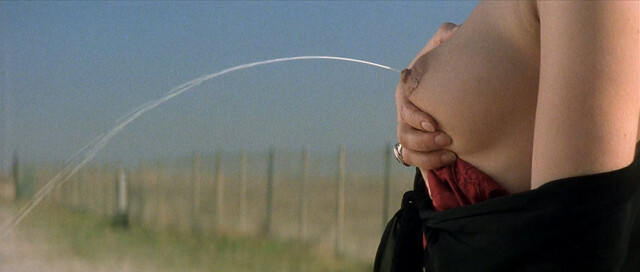 Mathilda May nude, Laura Mana nude – La teta y la luna (1994)
