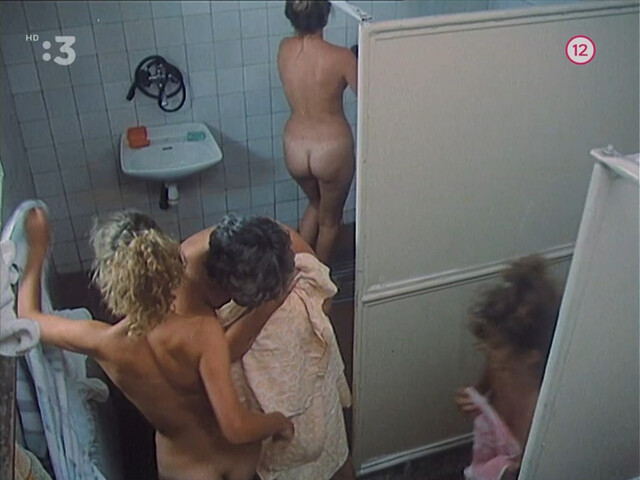 Veronika Zilkova nude, Ingrid Timkova nude, etc. – Skus ma objat (1991)