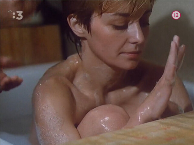 Veronika Zilkova nude, Ingrid Timkova nude, etc. – Skus ma objat (1991)