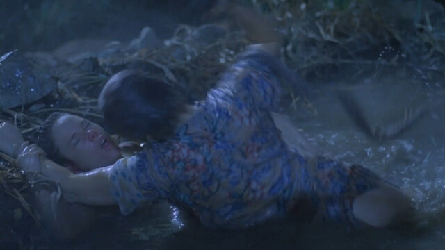Susan Tyrrell nude, Julia Duffy nude – Butcher, Baker, Nightmare Maker (1982)
