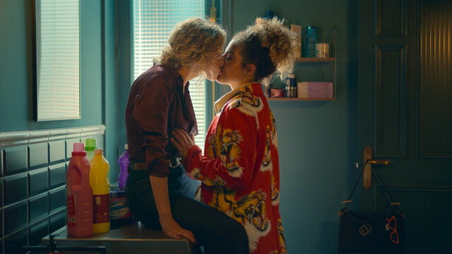 Silma Lopez nude, Diana Gomez nude, Raquel Ventosa nude, Teresa Riott nude, Paula Malia nude – Valeria s02e01-08 (2021)