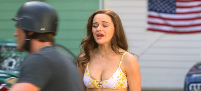 Meganne Young sexy, Joey King sexy, Maisie Richardson-Sellers sexy – The Kissing Booth 3 (2021)